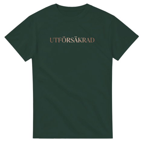 Stilren typografi med ordet Utförsäkrad – satirisk t-shirt för upptagna män
