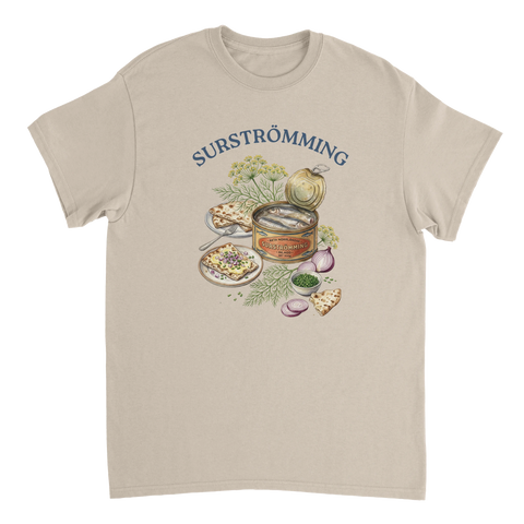Grafiskt tryck av norrländsk delikatess på sandfärgad t-shirt