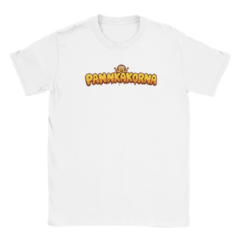 Vit t-shirt med Pannkakorna bandlogga och en glad pannkaksfigur i hörlurar
