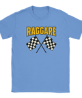 Ljusblå T-shirt med gul text Raggare och två korslagda svartvita racingflaggor – perfekt för bilkultur, cruising och raggarkvällar