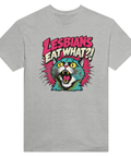 Gråmelerad t-shirt med en färgglad förvånad katt och texten Lesbians Eat What?!.