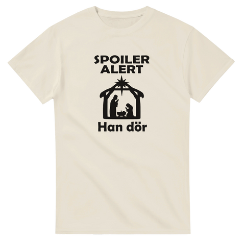 Citat-t-shirt med Spoiler Alert Han Dör och minimalistisk julkrubba på en naturvit tröja