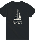 Svart t-shirt med stilren illustration av en segelbåt och ironiskt budskap
