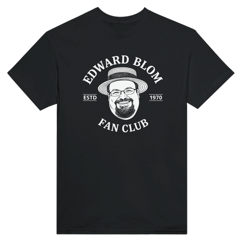 Edward Blom Fan Club-tryck med karikatyr av Blom i stråhatt, på svart T-shirt.