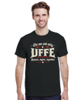Studiobild på man som bär en humoristisk t-shirt för någon som heter Ulf