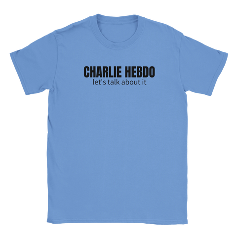 Charlie Hebdo let's talk about it" svart text på ljusblå t-shirt, minimalistisk design.