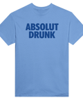 Grafiskt tryck i blått med texten Absolut Drunk på en ljusblå t-shirt