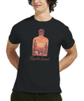 Ökenlandskap med solnedgång, kaktusar, dödskallar och tequilaflaska på svart t-shirt.