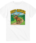 Vit t-shirt med satirisk Visit Sweden design och färgglatt älgtryck