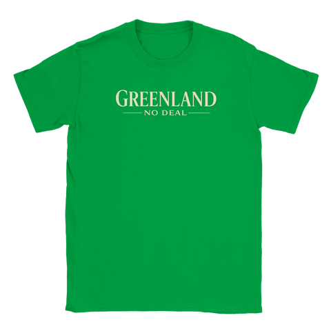 Greenland No Deal" texttryck i beige på grön t-shirt.
