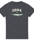 Mörkgrå t-shirt med klassisk marin grafik och tidlös textdesign