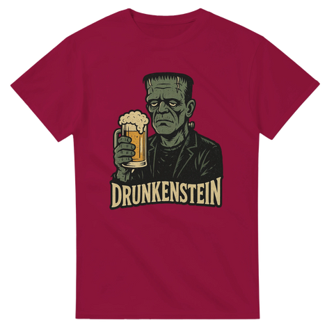 Röd t-shirt med Frankenstein-figur som lyfter en öl, text ”Drunkenstein”.