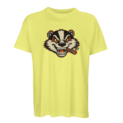 Gul oversized t-shirt med Billy Badger – arg grävling som röker cigarr