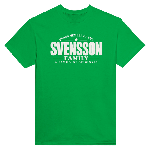 Grön t-shirt med texten Svensson – A Family of Originals