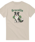Grafisk t-shirt med Brocollie ordvits och hundillustration i beige stil