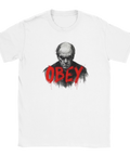 Provokativ t-shirt med koltecknad domare och röd handskriven text