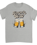 Klassiskt pubmotiv med skålande ölglas och vintage typografi – grafisk t-shirt