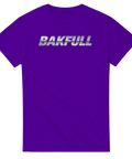 Ironisk statement-t-shirt med texten Bakfull på lila bakgrund