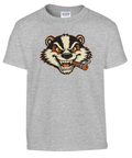 Billy Badger grävling med cigarr, tecknad stil, på grå barntröja.