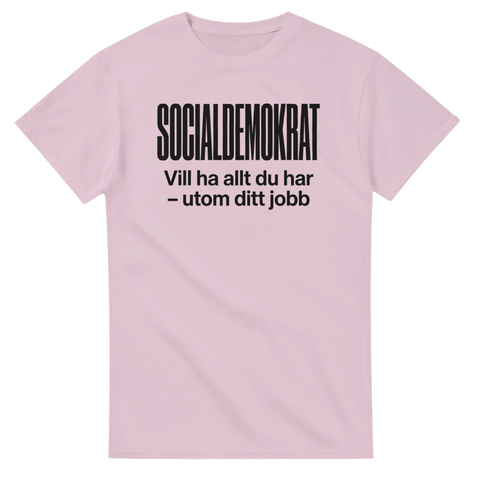 Ljusrosa t-shirt med humoristiskt citat-tryck för politiskt intresserade