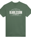 Olivgrön t-shirt med texten Karlsson – A Family of Originals