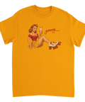 Klassisk 50-tals pinup-tjej i gul kjol på senapsgul t-shirt