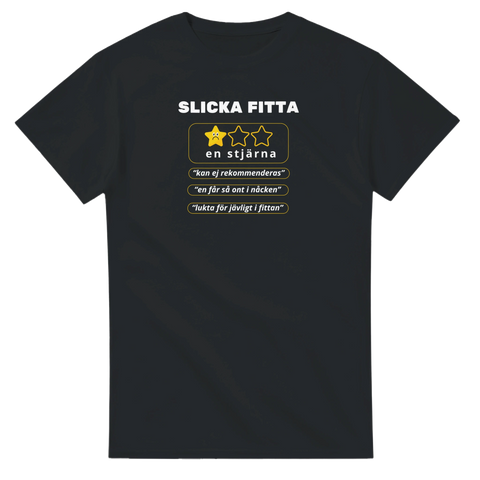 Satirisk recension med en stjärna och texten Slicka fitta på en svart t-shirt