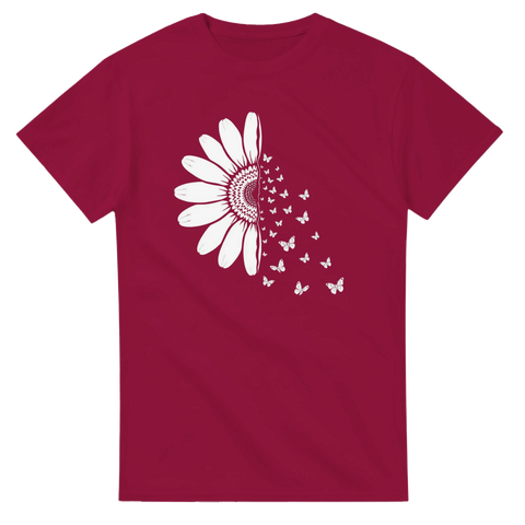 Vinröd t-shirt med grafiskt motiv av en halv blomma och flygande fjärilar