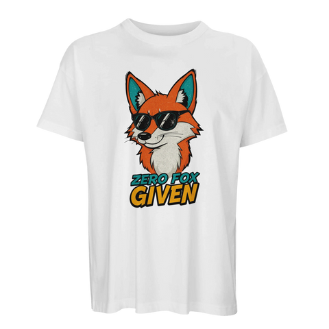 Vitt plagg med grafiskt motiv av räv och ordvitsen Zero Fox Given