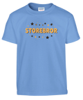 Ljusblå barn-t-shirt med lekfullt stjärnmotiv och texten Storebror