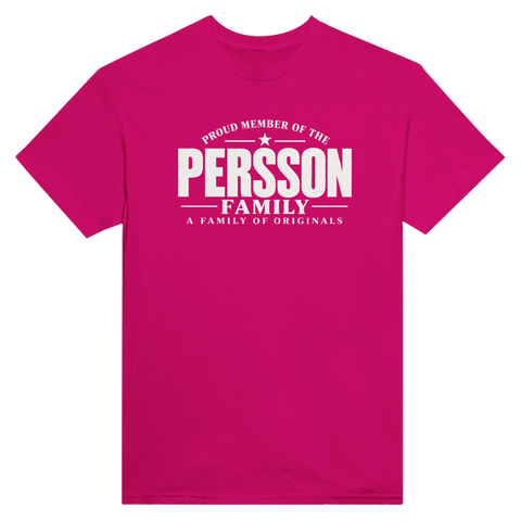 Ceriserosa t-shirt med texten Persson – A Family of Originals