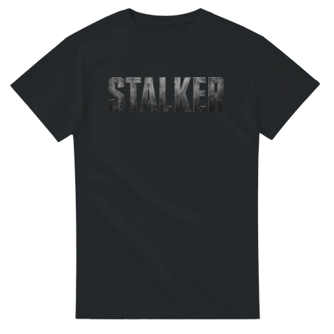 Grunge-inspirerat Stalker motiv med rå textur – t-shirt med attityd