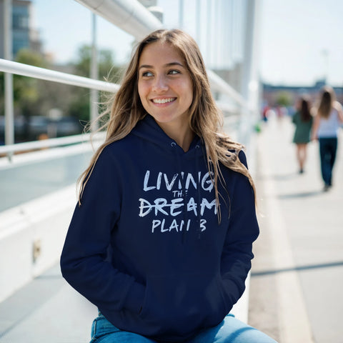 Living the Dream Plan B" vit text i penseldragsstil på marinblå hoodie med huva och magficka.