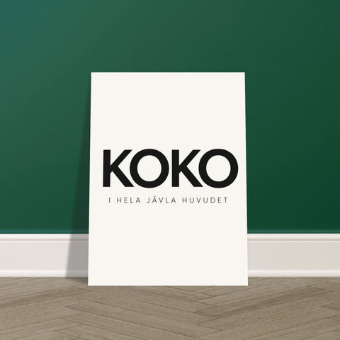 Inredningsdetalj med fokus på typografi och modern design som passar för ett personligt kontor.