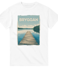 Retro illustration av en träbrygga vid en spegelblank skogssjö – vit t-shirt