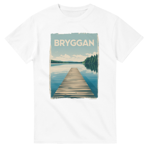 Retro illustration av en träbrygga vid en spegelblank skogssjö – vit t-shirt
