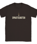 Mörkbrun t-shirt med lekfullt sprattelvatten-motiv och minimalistisk textdesign