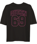 Svart oversized t-shirt med grafiskt Queen 69 tryck i rosa konturer
