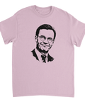 Konstnärligt porträtt av Ulf Kristersson – ljusrosa t-shirt