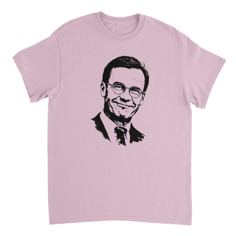 Konstnärligt porträtt av Ulf Kristersson – ljusrosa t-shirt
