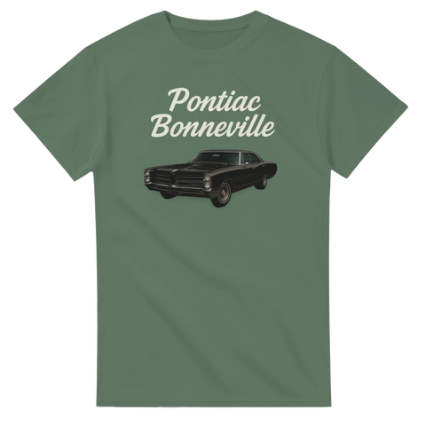 Pontiac Bonneville 1967 coupé med vit text på grön t-shirt.