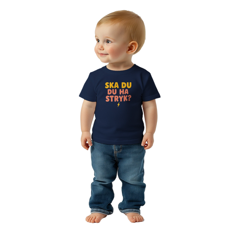 Ska du ha stryk?" baby t-shirt i mörkblått med orange/gul text och blixt.