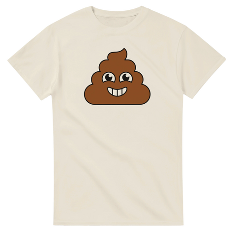 Klassisk bajsemoji med glatt leende ansikte på vit t-shirt.