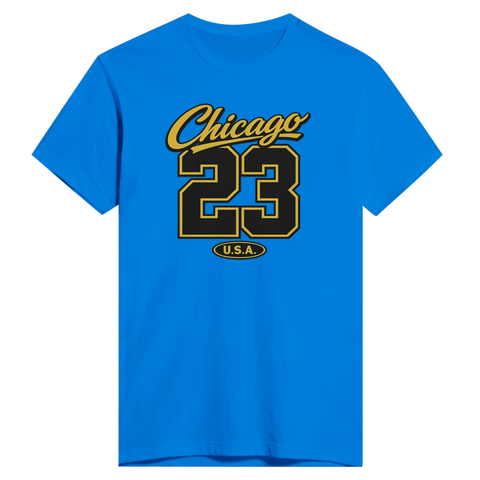 Chicago 23 U.S.A. texttryck i guld och svart på en blå t-shirt, sportig college-stil.