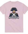 Napoleon-tryck med karikatyr av kejsaren och texten "Liten men jobbig" på ljusrosa t-shirt.
