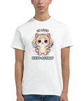 Kawaii-katt med knivar, blod och text "EN LITEN KATT-ASTROF" på vit t-shirt.