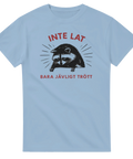 Ljusblå t-shirt med texten Inte lat bara jävligt trött