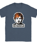 T-shirt med absurd popkultur-parodi och orange hårdetaljer på melerad blå bas