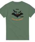 Tecknade svarta fladdermöss med orange ögon och "Glad Halloween" text på grön t-shirt.