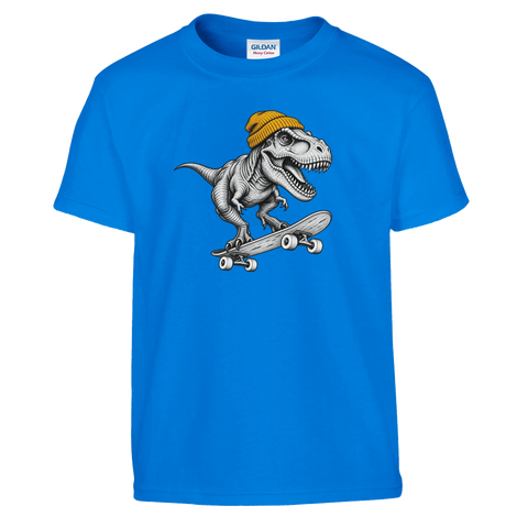 Blå barn-t-shirt med en T-Rex i gul mössa på skateboard.